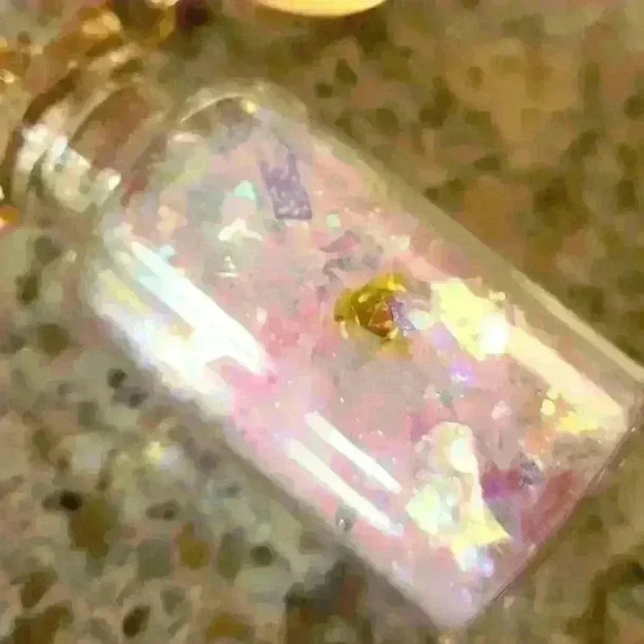 NWOT Keychain lucky bottle or bag charm - Picture 3 of 7